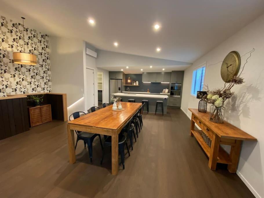 Luxury Escape In Cbd - Walking Distance To Town Villa Tauranga Luaran gambar