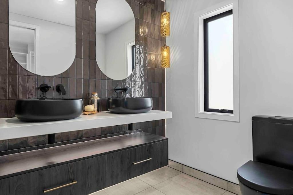 Luxury Escape In Cbd - Walking Distance To Town Villa Tauranga Luaran gambar