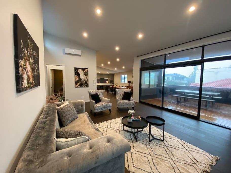 Luxury Escape In Cbd - Walking Distance To Town Villa Tauranga Luaran gambar