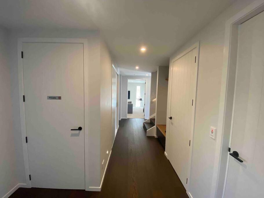 Luxury Escape In Cbd - Walking Distance To Town Villa Tauranga Luaran gambar